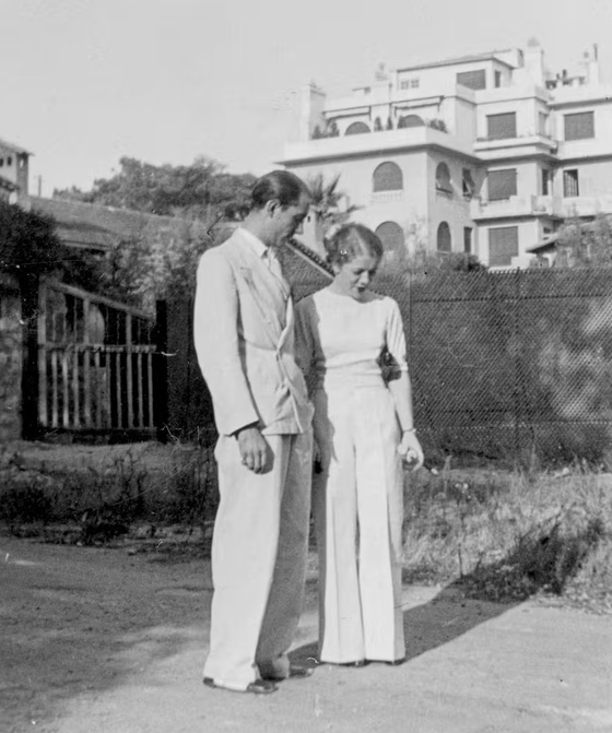 Black-and-white photograph of Jean Jumeau-Lafond and Véra Winterfeldt